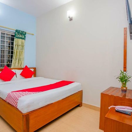 Oyo 575 Api Suites Pokhara Bagian luar foto