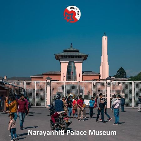 Oyo 575 Api Suites Pokhara Bagian luar foto