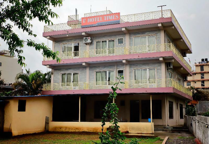 Oyo 575 Api Suites Pokhara Bagian luar foto