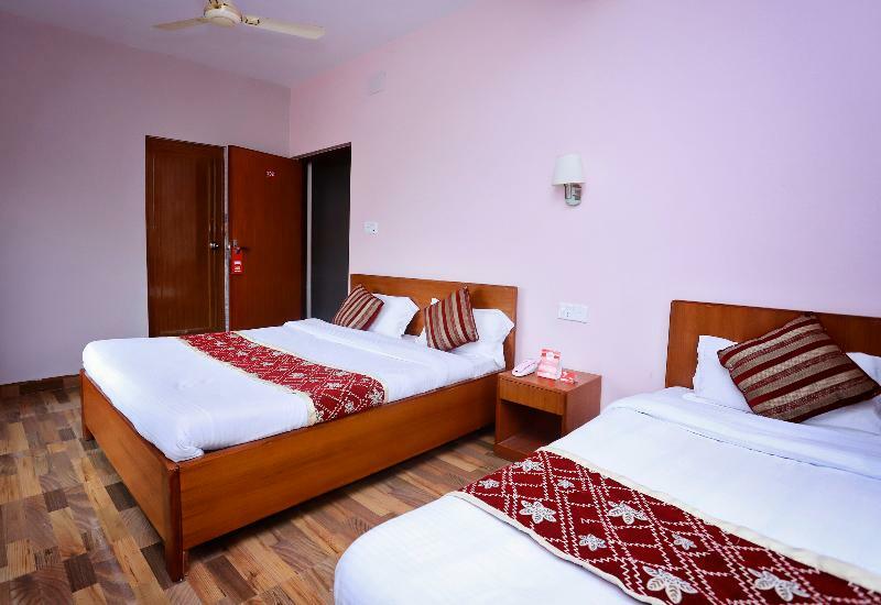 Oyo 575 Api Suites Pokhara Bagian luar foto