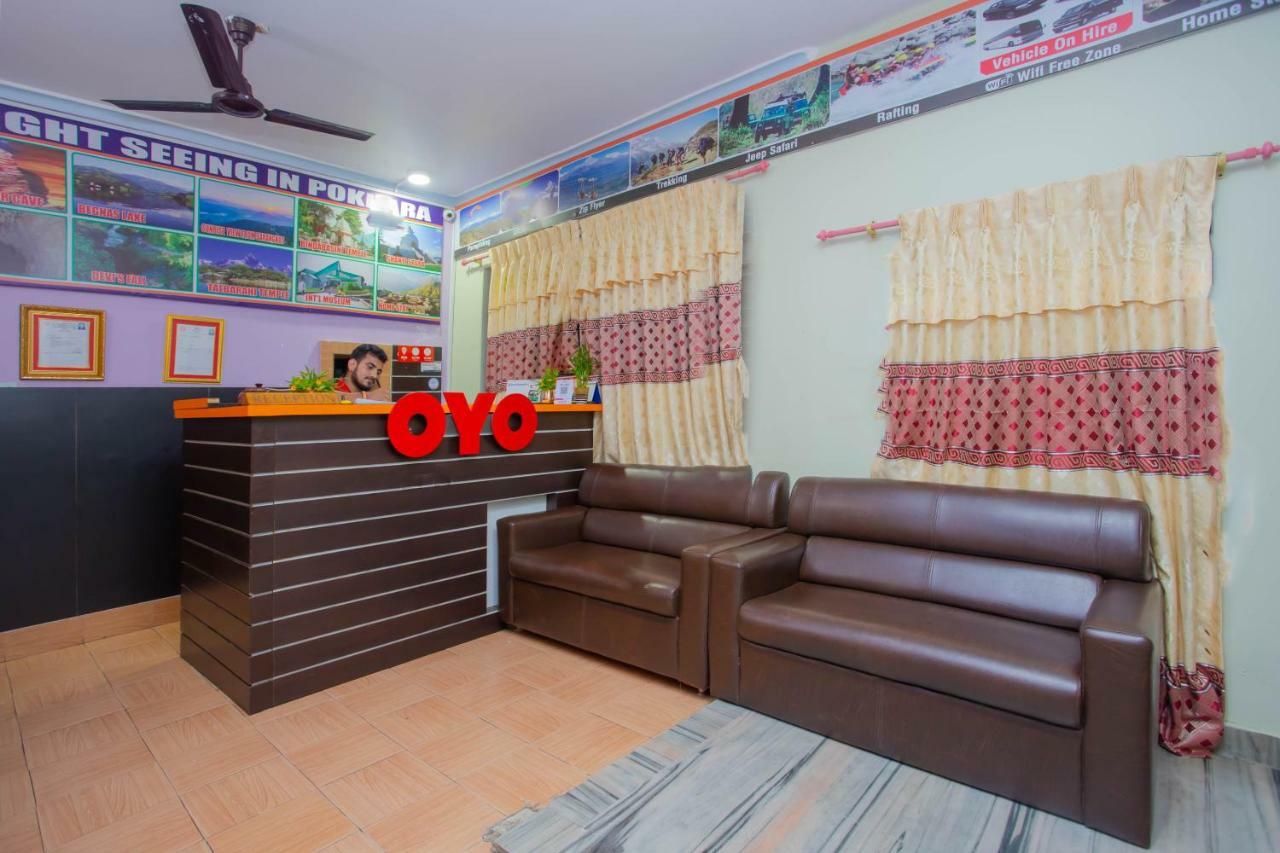 Oyo 575 Api Suites Pokhara Bagian luar foto