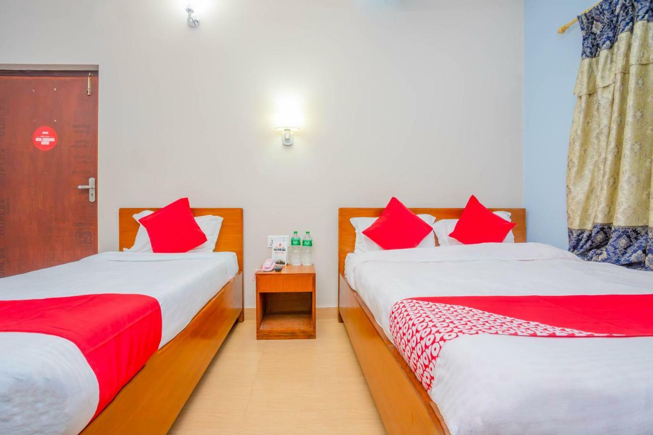 Oyo 575 Api Suites Pokhara Bagian luar foto