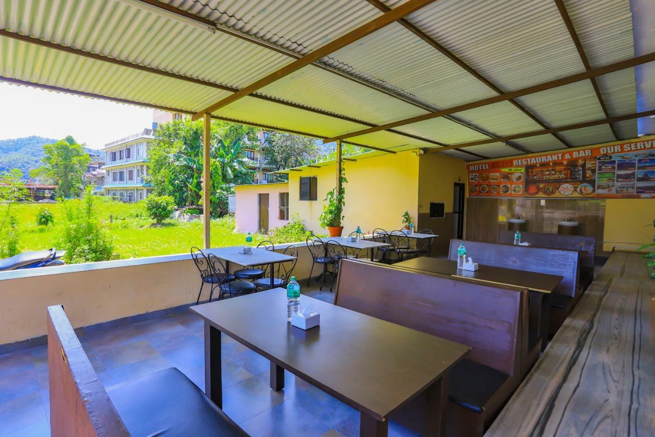Oyo 575 Api Suites Pokhara Bagian luar foto
