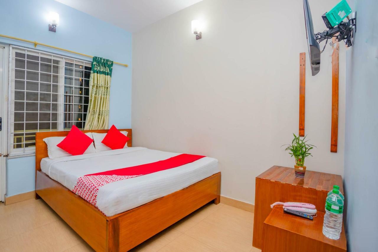 Oyo 575 Api Suites Pokhara Bagian luar foto