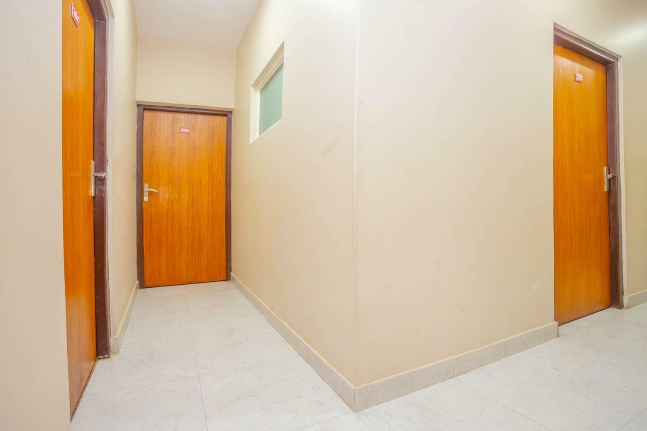 Oyo 575 Api Suites Pokhara Bagian luar foto