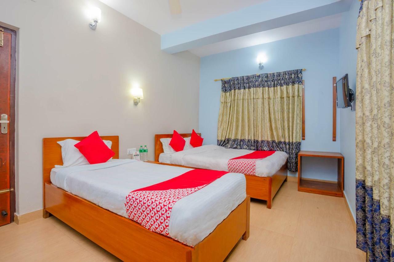 Oyo 575 Api Suites Pokhara Bagian luar foto