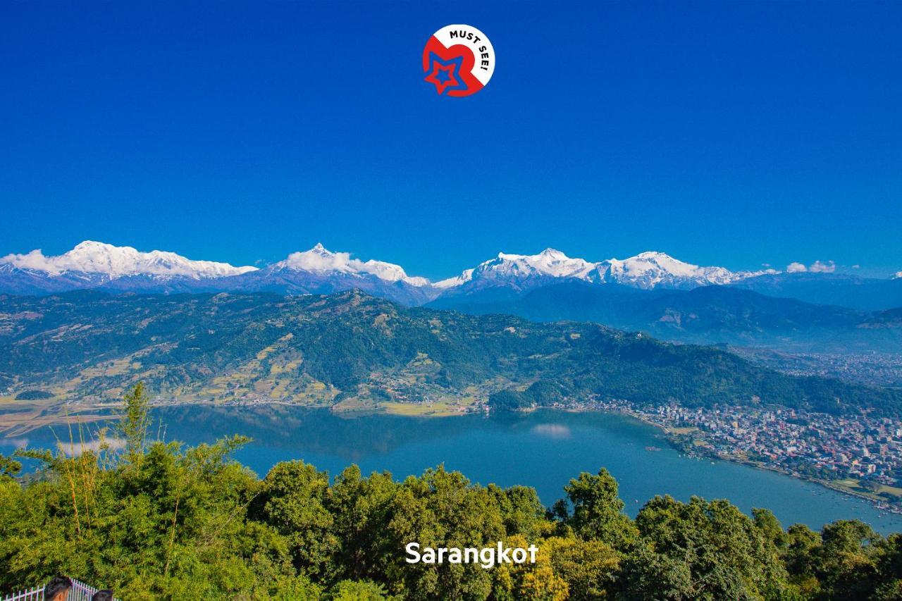 Oyo 575 Api Suites Pokhara Bagian luar foto