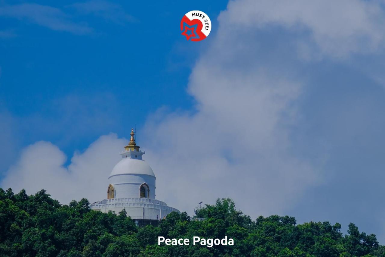 Oyo 575 Api Suites Pokhara Bagian luar foto