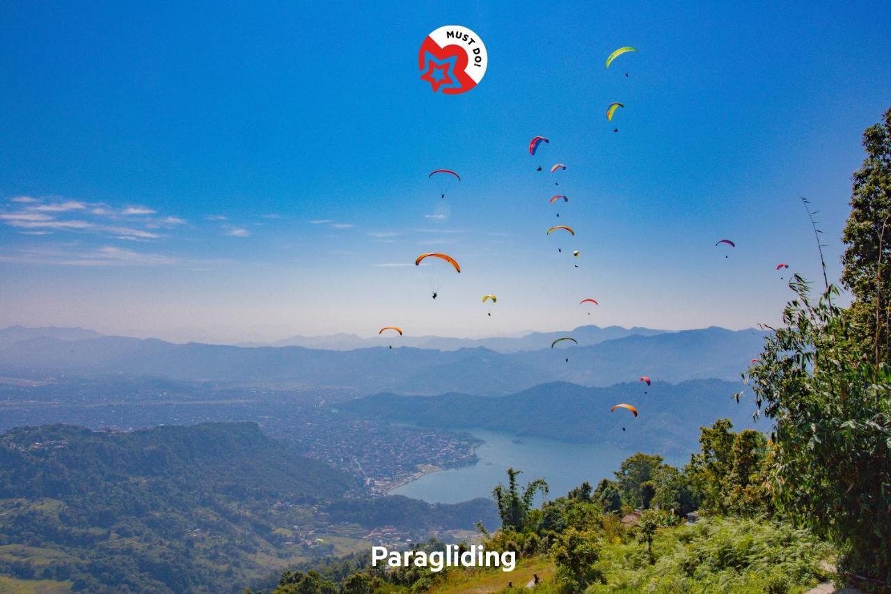 Oyo 575 Api Suites Pokhara Bagian luar foto