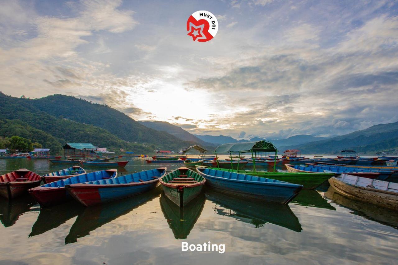 Oyo 575 Api Suites Pokhara Bagian luar foto