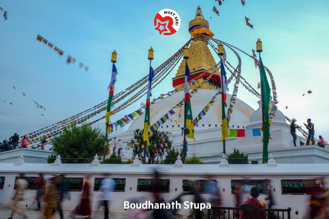 Oyo 575 Api Suites Pokhara Bagian luar foto
